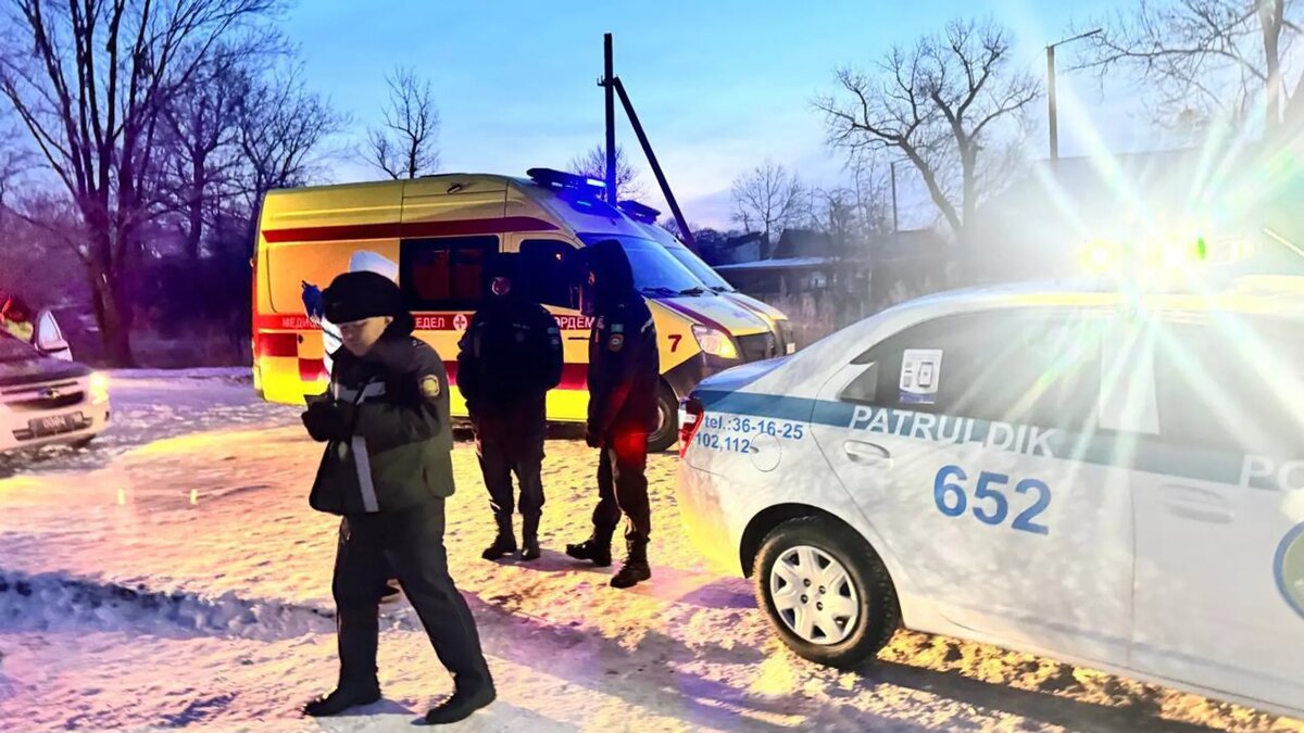 Автомобиль упал с обрыва в реку