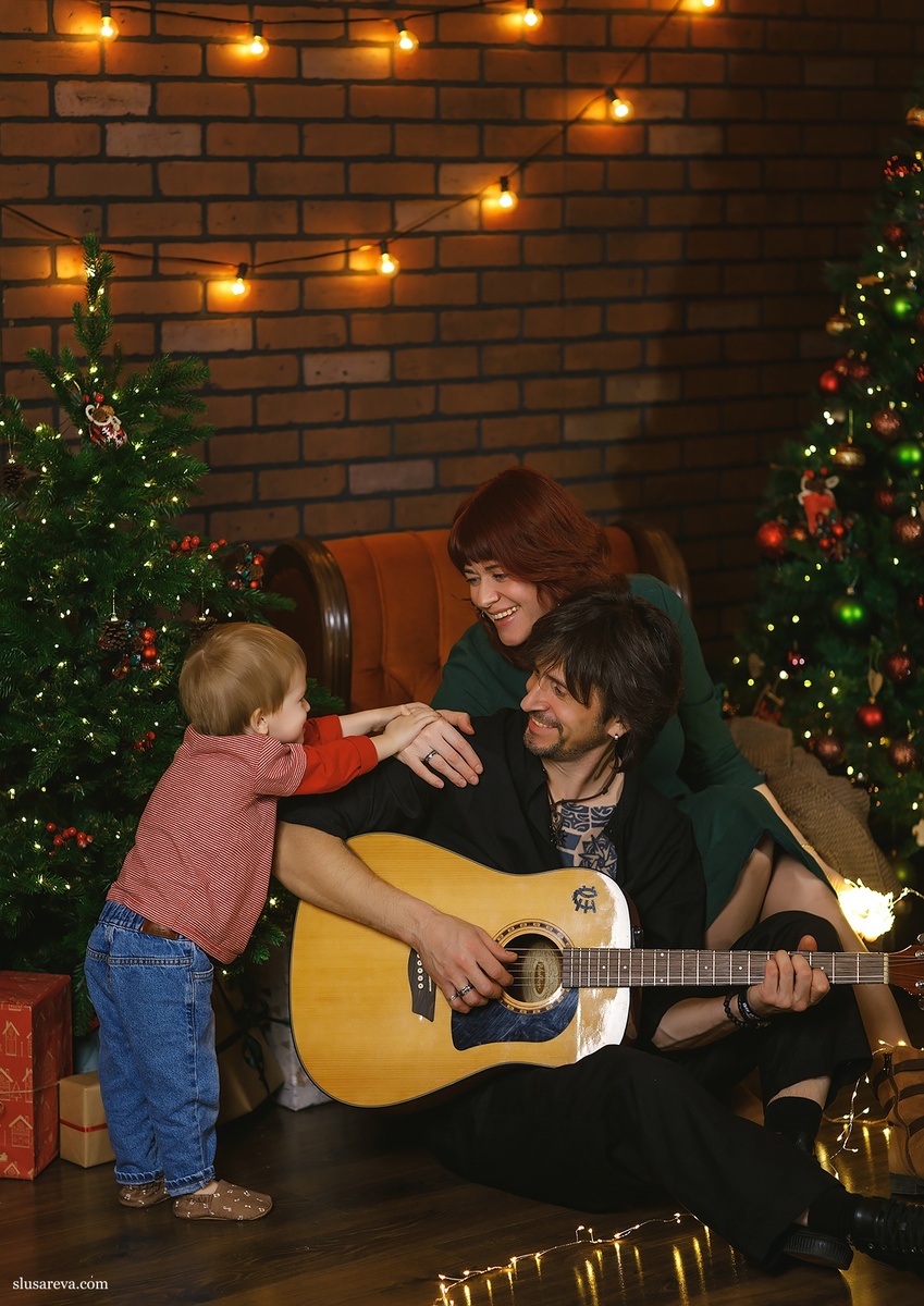 Фото для обложки — Елена Слюсарева. 