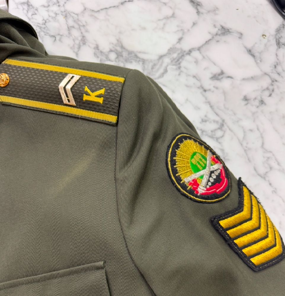 Китель сына, который на память в шкафчике ..