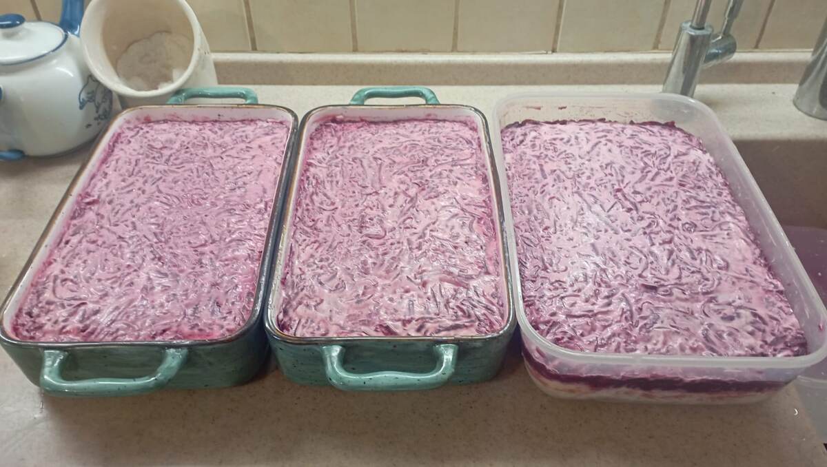 Розовый майогнез - селедка под шубой )