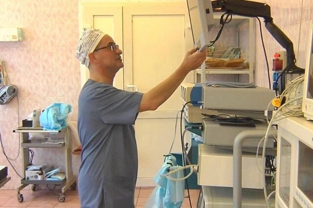    Несмотря на все препятствия, египтянин стремился стать хирургом Фото: Телеканал Рифей