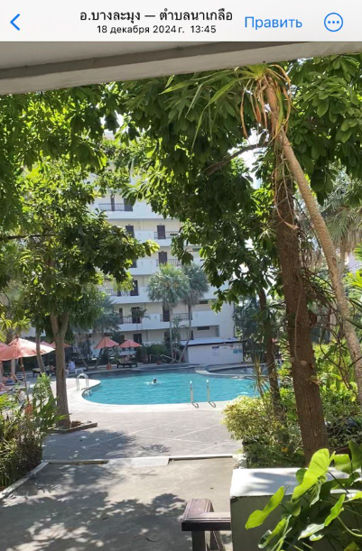 На выходе из здания — «Здравствуй, лето!»