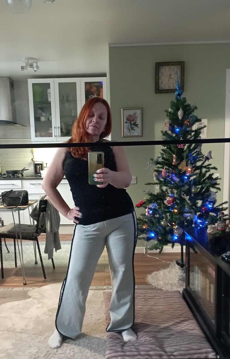 Штанишки Гулливер. Покупала для Матвея новыми на Авито. Матвею оказались малы, а маме в настоящий момент подошли. 