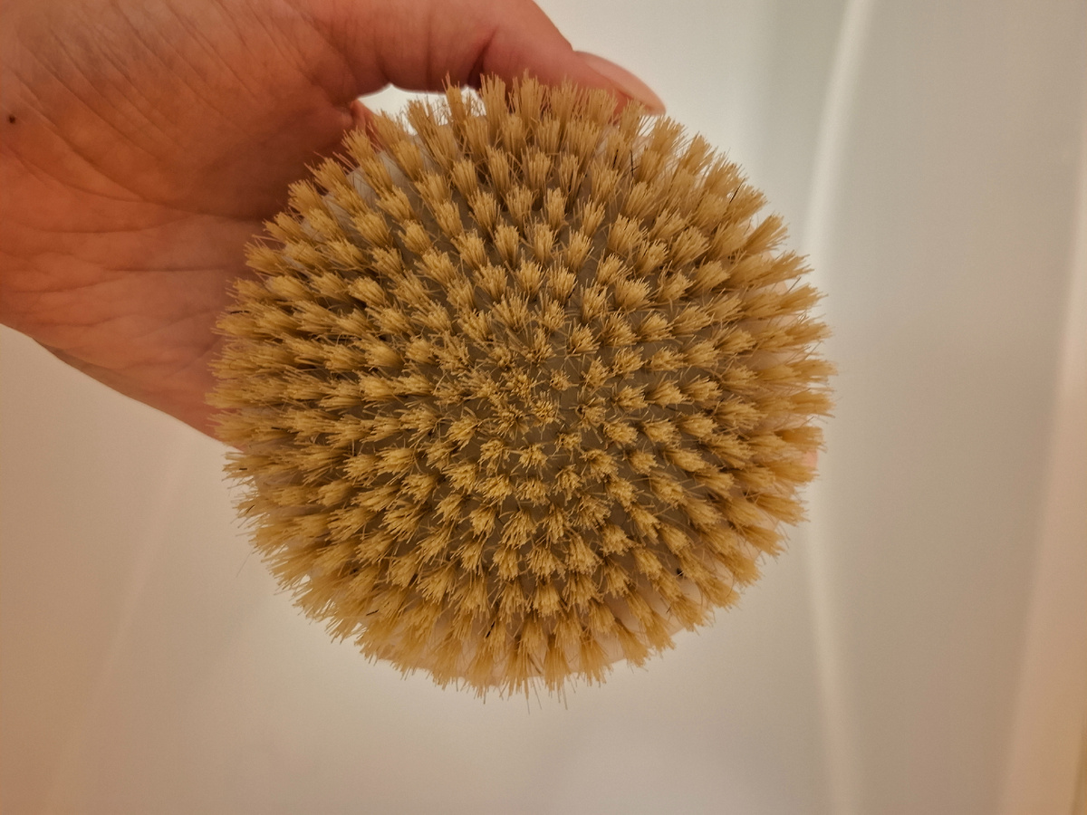 Щетка для сухого массажа с щетиной из кактуса
