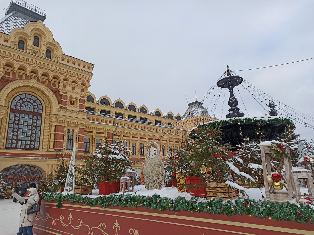 Вход свободный с 10.00 до 22.00