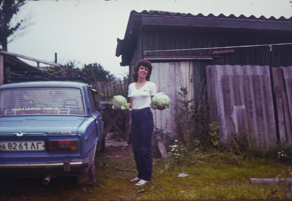 Мама. 1985 год. г. Гдов. улица Гавриила Иванова.