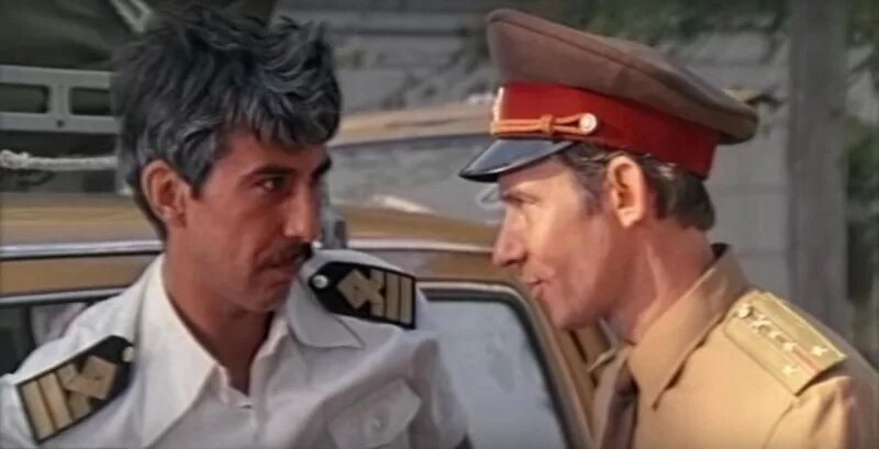 Когда ты едешь на рыбалку, но стараешься тоже выглядеть грустненьким, чтобы не злить работающих коллег. Источник: Кинопоиск