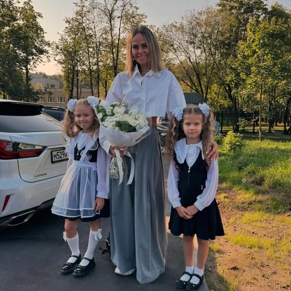 У Станислава и Аурелии две дочери — Алексия и Микаэла