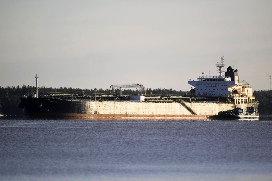 2 января 2025 года. Зарегистрированное на островах Кука судно Eagle S подозревается в повреждении 25 декабря 2024 года кабеля электросвязи Estlink 2. | Фото: IMAGO/Lehtikuva/TASS