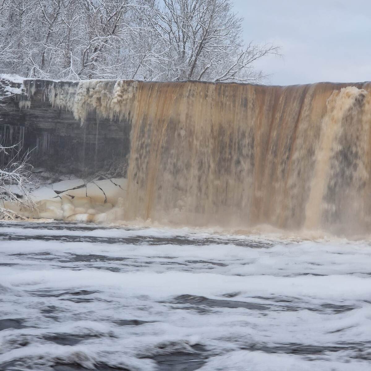 водопад Ягала