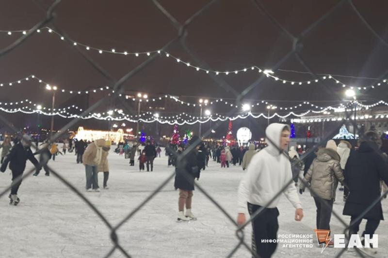    ЕАН / Как только позволит погода, на катке выполнят дополнительную заливку льда