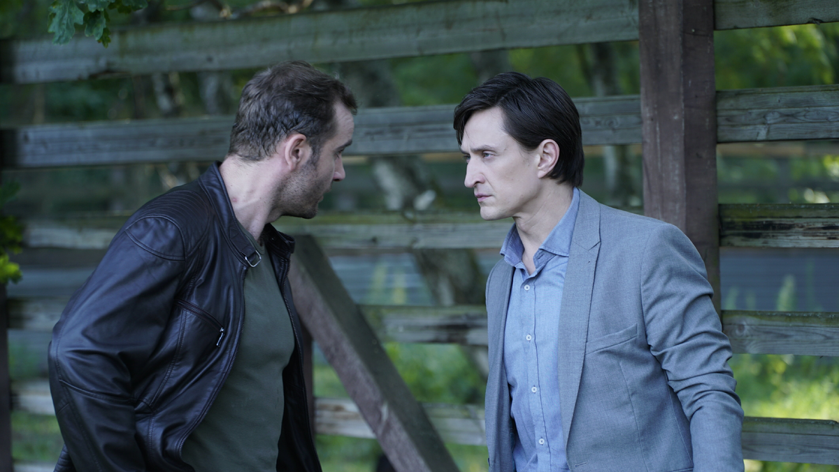 Кадр из сериала "Чёрное солнце"