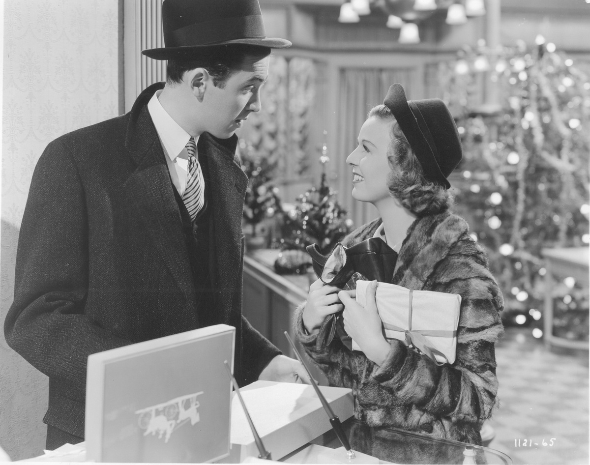 Кадр из фильма «Магазинчик за углом», 1940 год. Фото: Кинориум