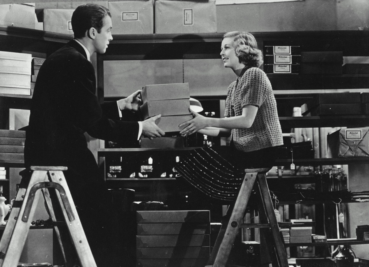 Кадр из фильма «Магазинчик за углом», 1940 год. Фото: Кинориум