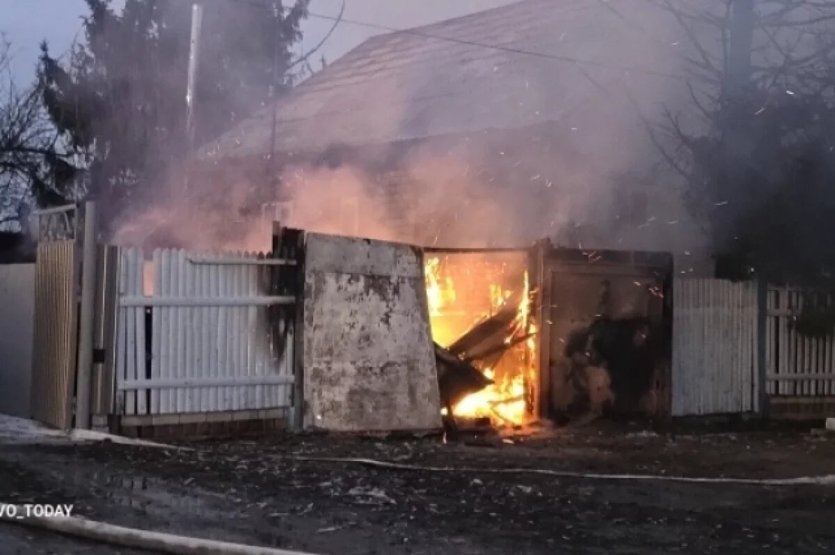    Под Волгоградом выясняют причину пожара, попавшего на видео