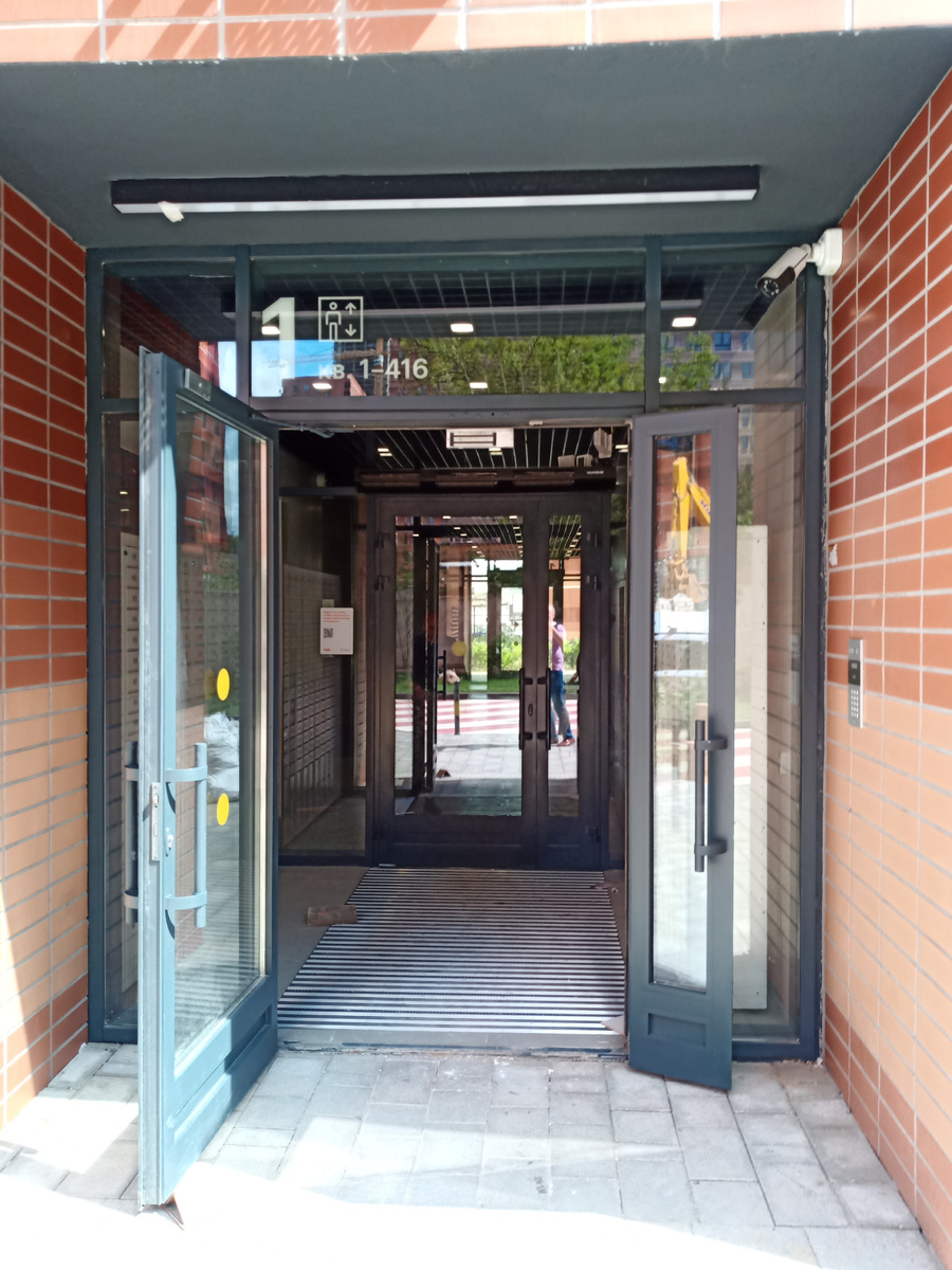 4 лифта на 416 квартир- реальность "человейников"