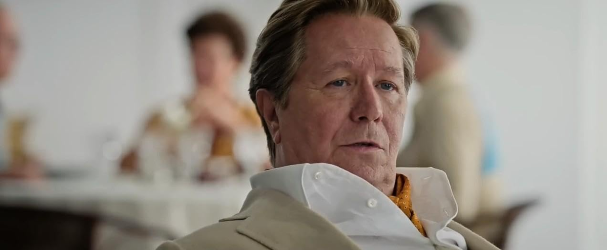 А ещё здесь есть алкоголик Гари Олдман в роли алкоголика Гари Олдмана