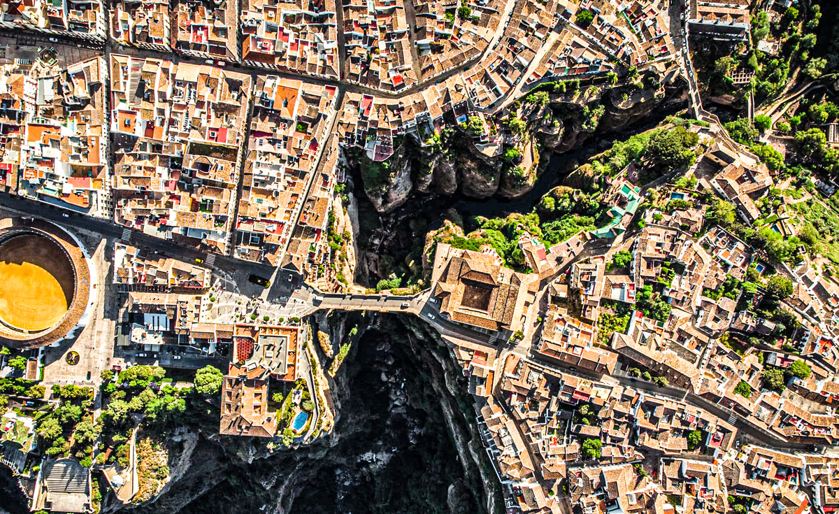 Вид сверху, чтобы оценили "масштаб бедствия и красоты"