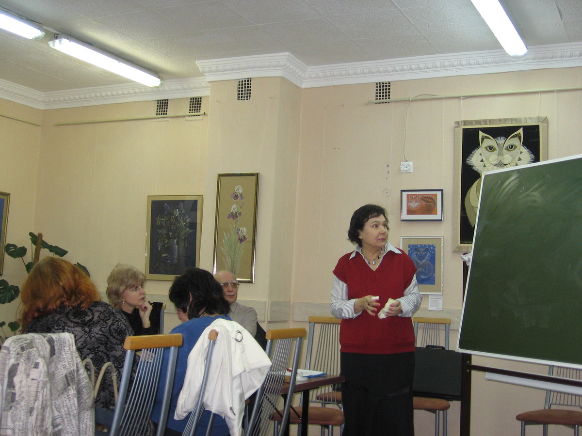 Заседание писательского клуба "Соратники", Санкт-Петербург, десятые годы. Фото автора