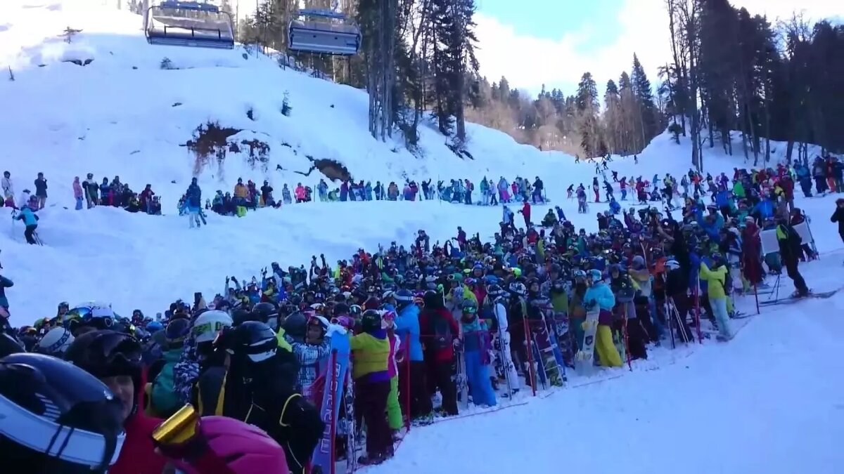 Красная поляна не справляется с наплывом лыжников. Источник: соцсети