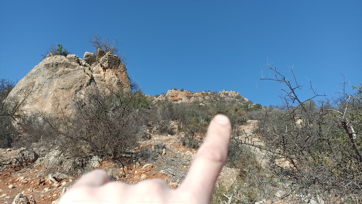 Пойдем ка мы вот туда...