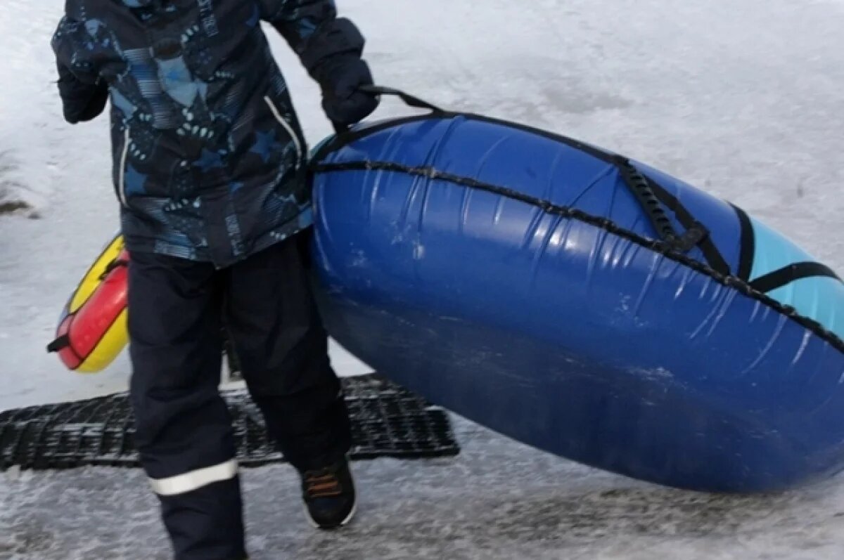    Некоторые пермяки признаются, что уже не первый год катаются с этой горки.