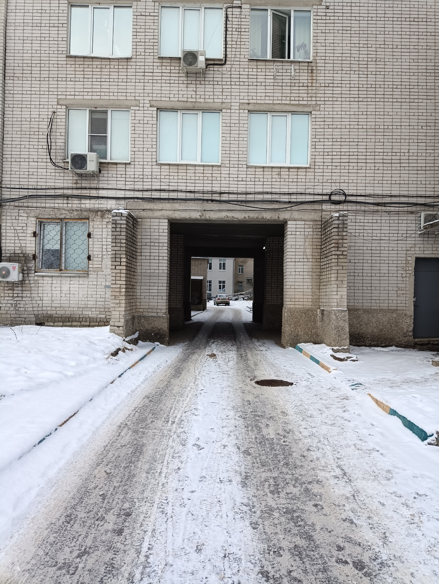 На территории больницы