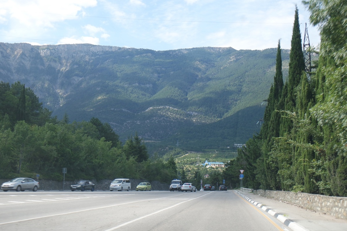 едем по Симферопольскому шоссе