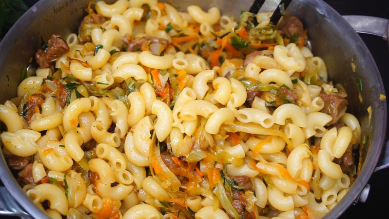 Теперь даже дешёвые макароны у меня получаются вкуснейшими: Макароны по-Дивноморски.