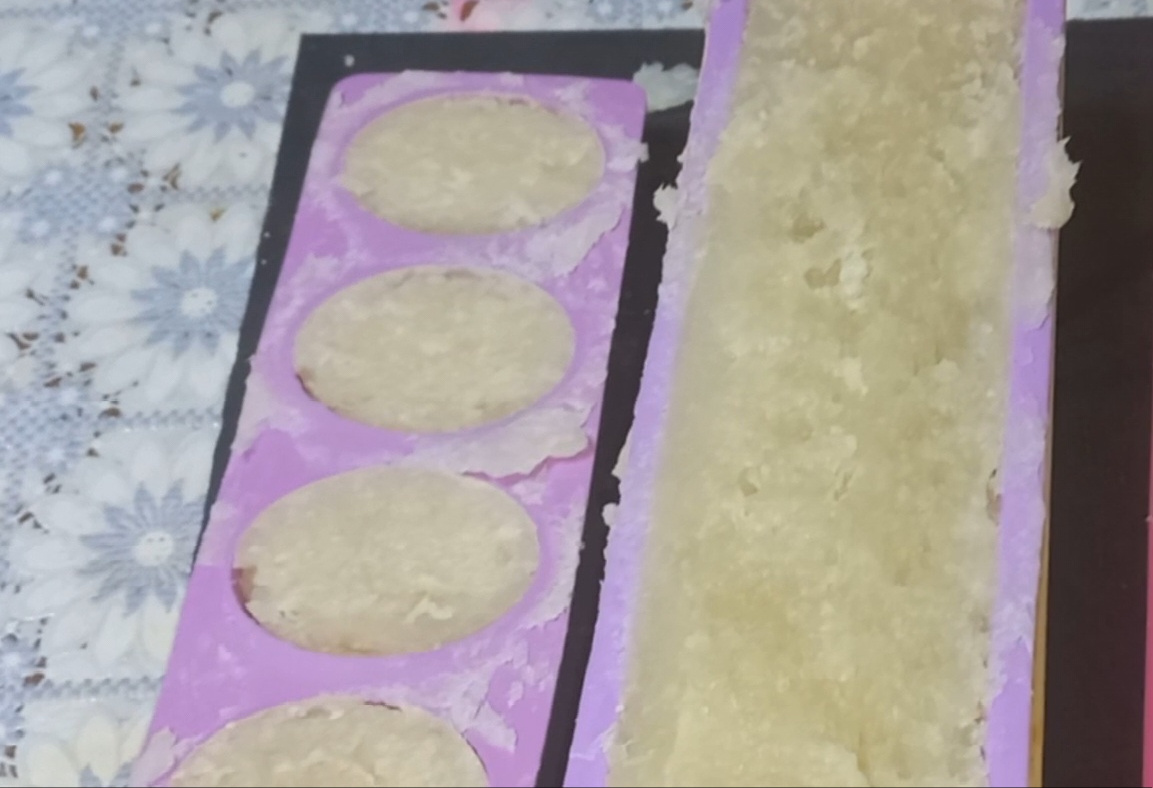 Мыло готовое к извлечению из форм.