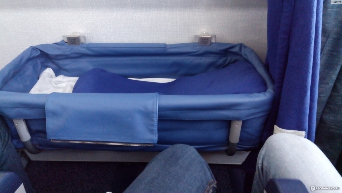 в начале ряда самолета доступно закрепление