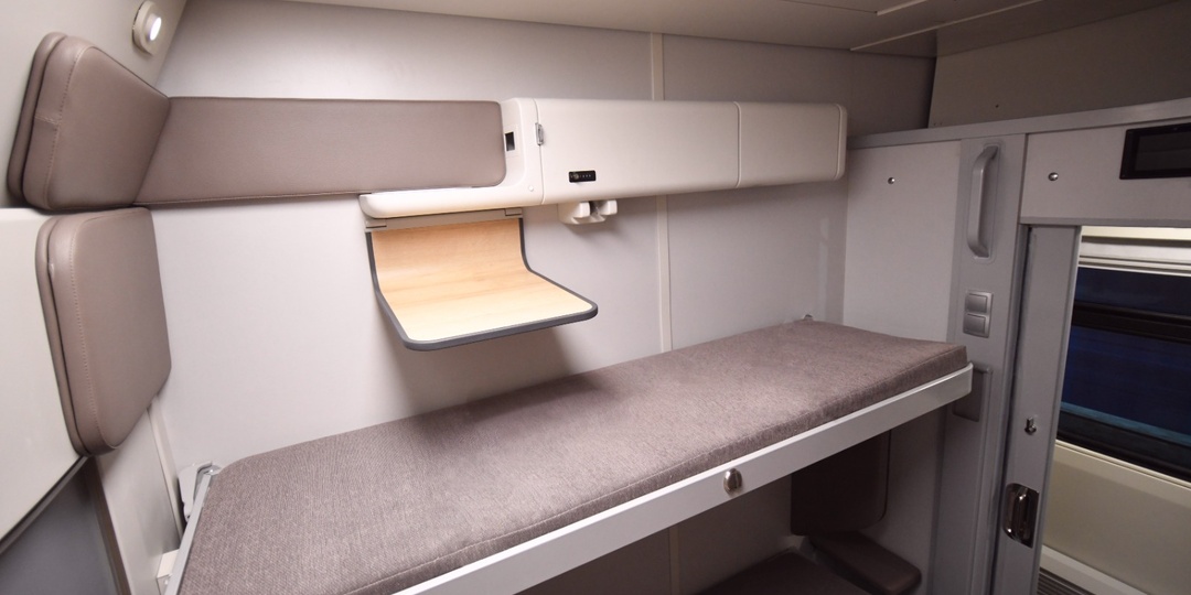 «К столику пускать перестанут»: в новых вагонах их будут делать прямо наверху