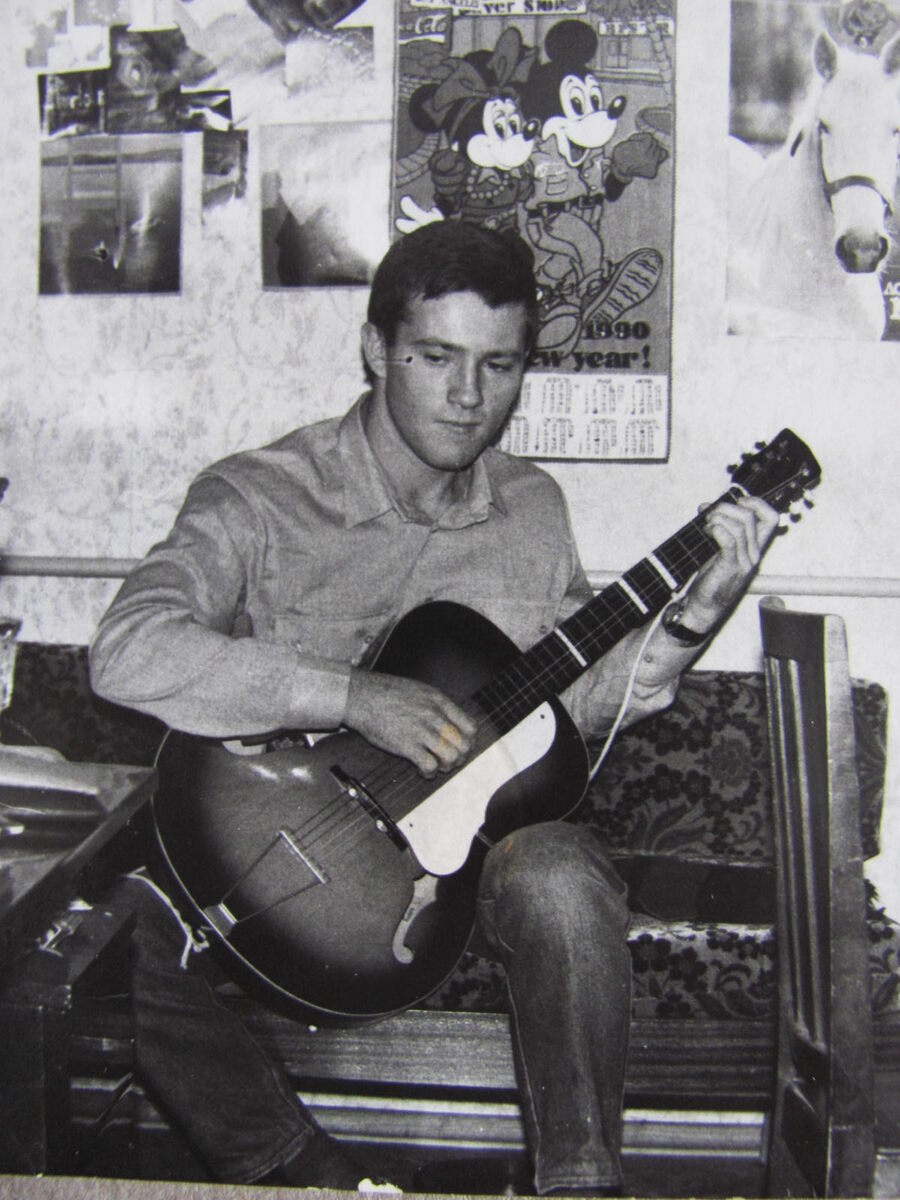 Автор в год написания этой песни. 1992 год