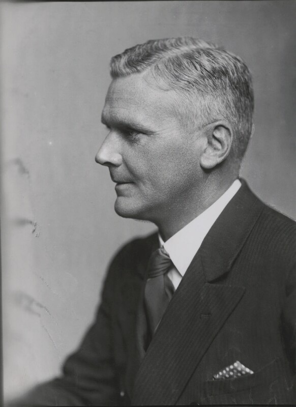 Стенли Вернон Гудолл — британский инженер-кораблестроитель, в 1936-1944 годах занимал пост главного строителя Королевского флота. Под его руководством были разработаны проекты линейных кораблей типов «Кинг Джордж V» и «Вэнгард», авианосцев типов «Илластриес», «Имплакабл», «Колоссус», «Маджестик», лёгких крейсеров «Фиджи», «Дидо», «Свифтшур» и «Тайгер», а также множество проектов малых кораблей