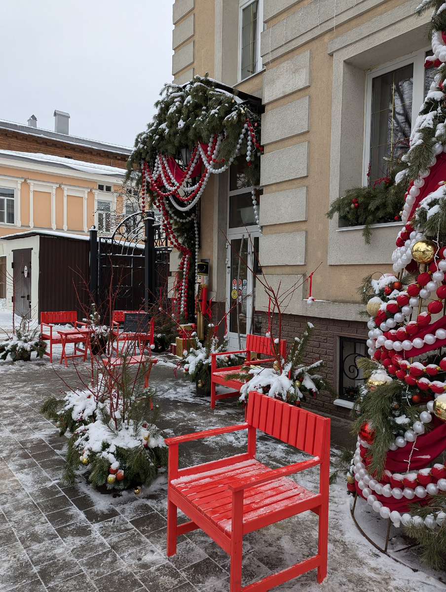 Вход в отель-ресторан