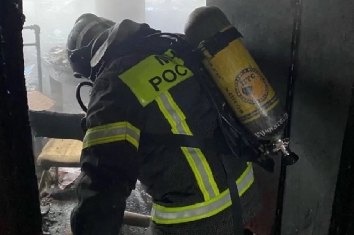    МЧС: число погибших при пожаре в доме в Кировской области достигло 7