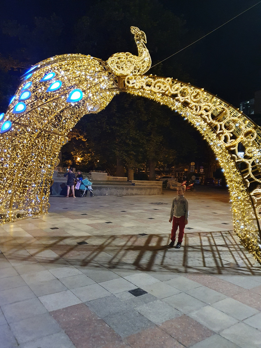 Скульптура ялтинской птицы