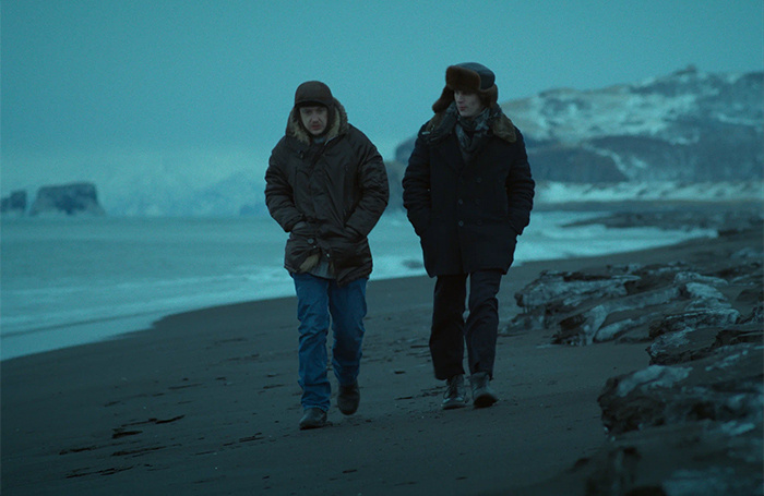    кадр из сериала «Аутсорс