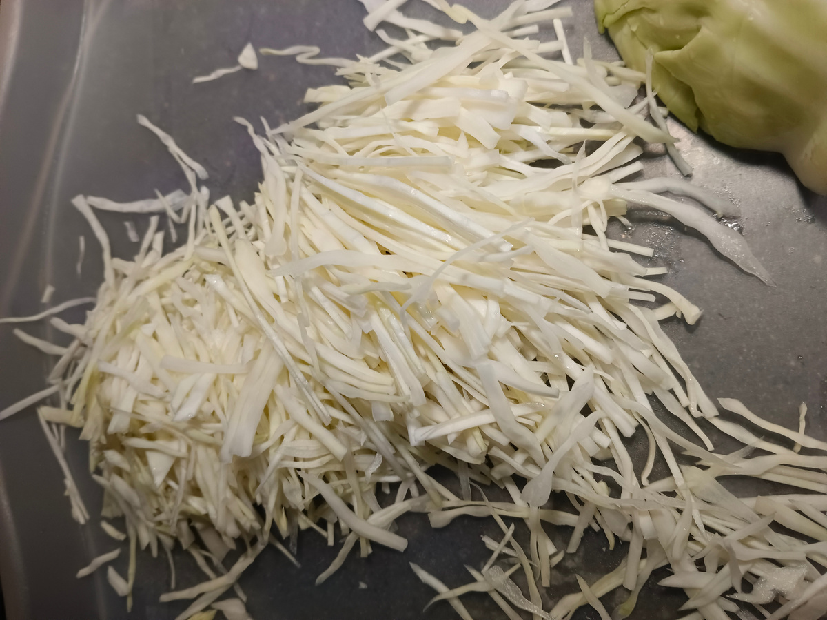 Любимая нарезка капусты для квашения - тончайшей вермешелью)