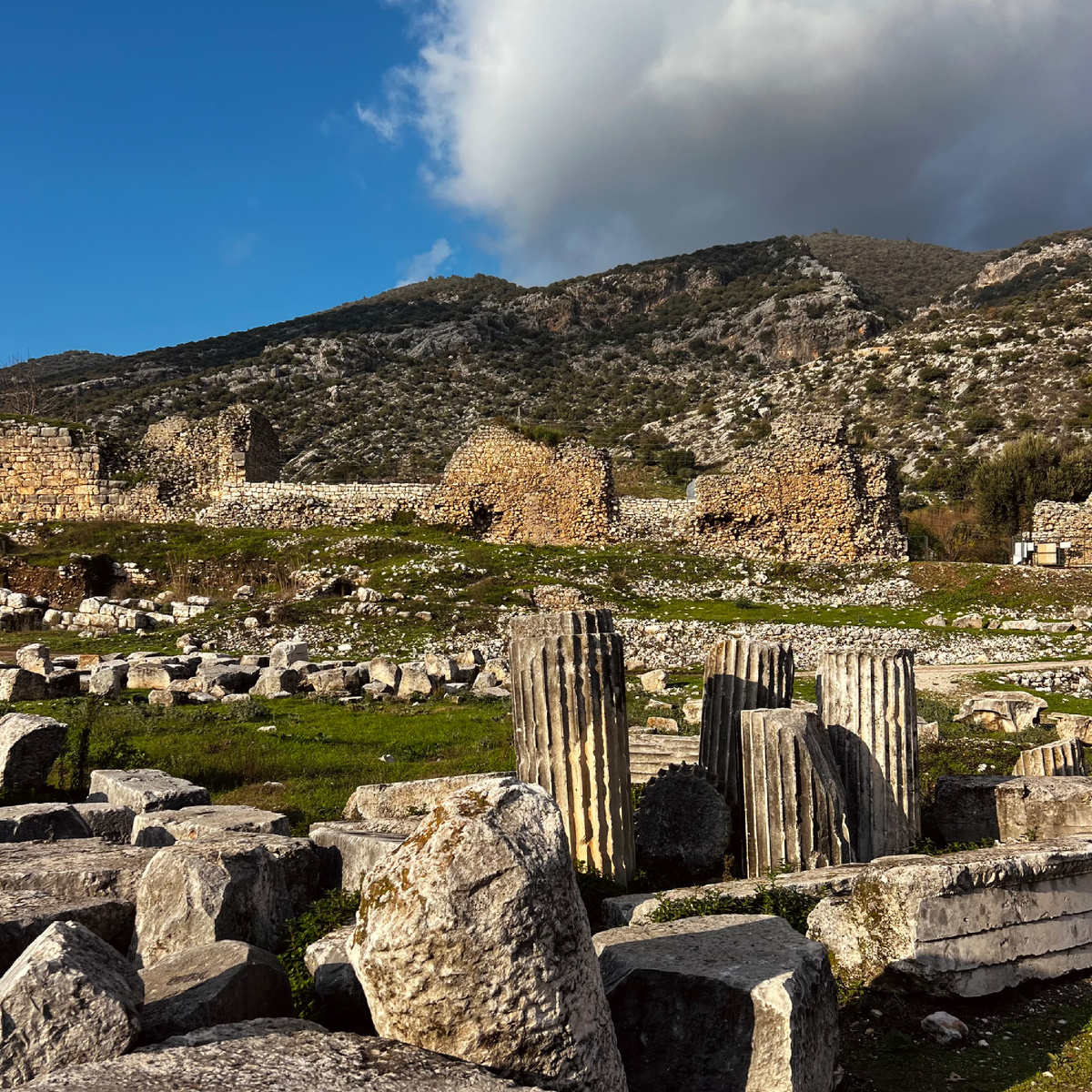 Руины древнего города. Фото @tatico_travel