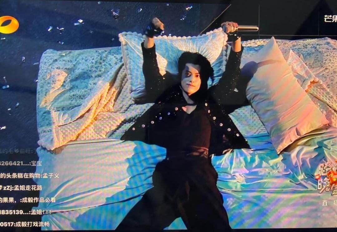 Бабуля, я дошил подушки, можно погулять с ребятами?