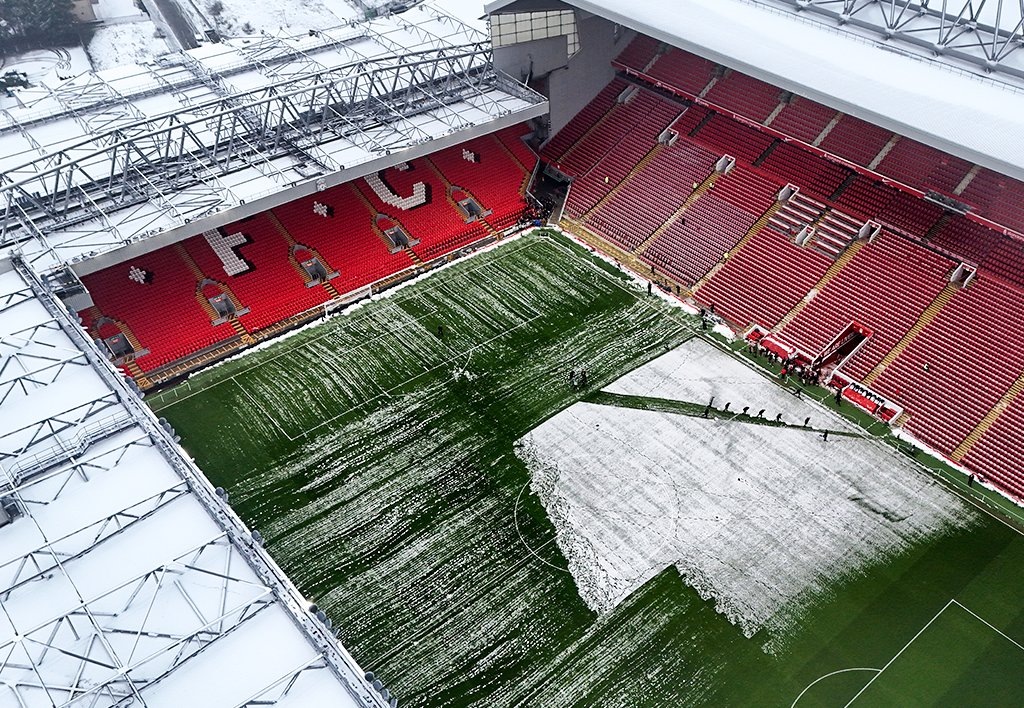 Незадолго до начала матча.