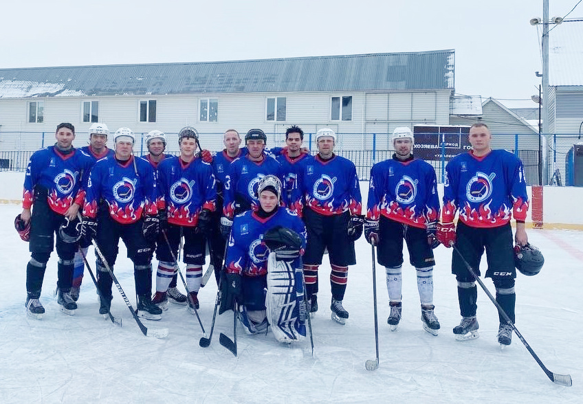
Кунгурские хоккеисты в Осе после победы в стартовом мачте краевых соревнований