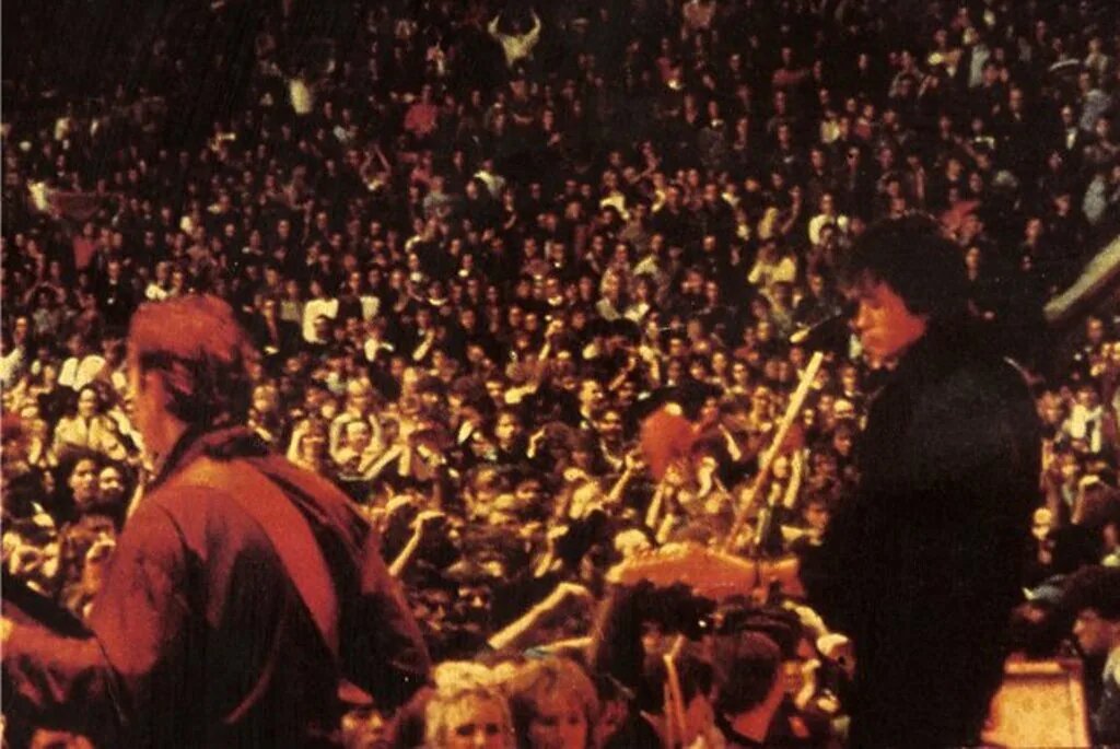 Я и ты где-то среди этой толпы