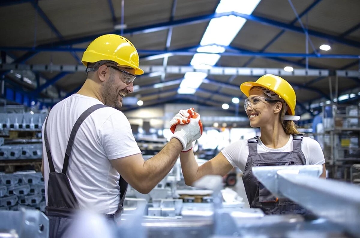    От 100 тысяч рублей и печеньки.