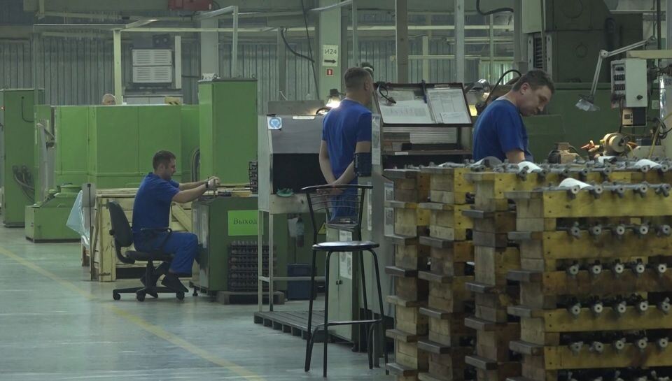    Завод. Предприятие. Источник: "Толк"