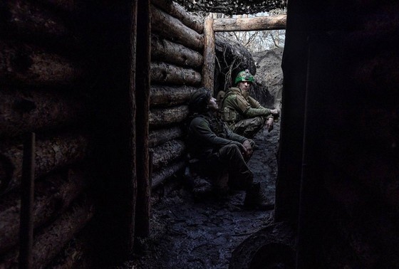    Военнослужащие Вооруженных сил Украины в зоне боевых действий