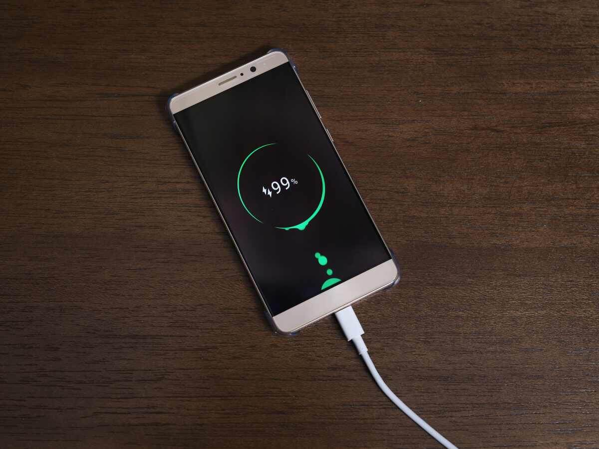    Как правильно заряжать смартфон