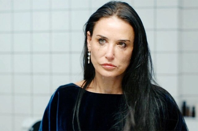    Деми Мур в фильме «Субстанция». Кадр из фильма