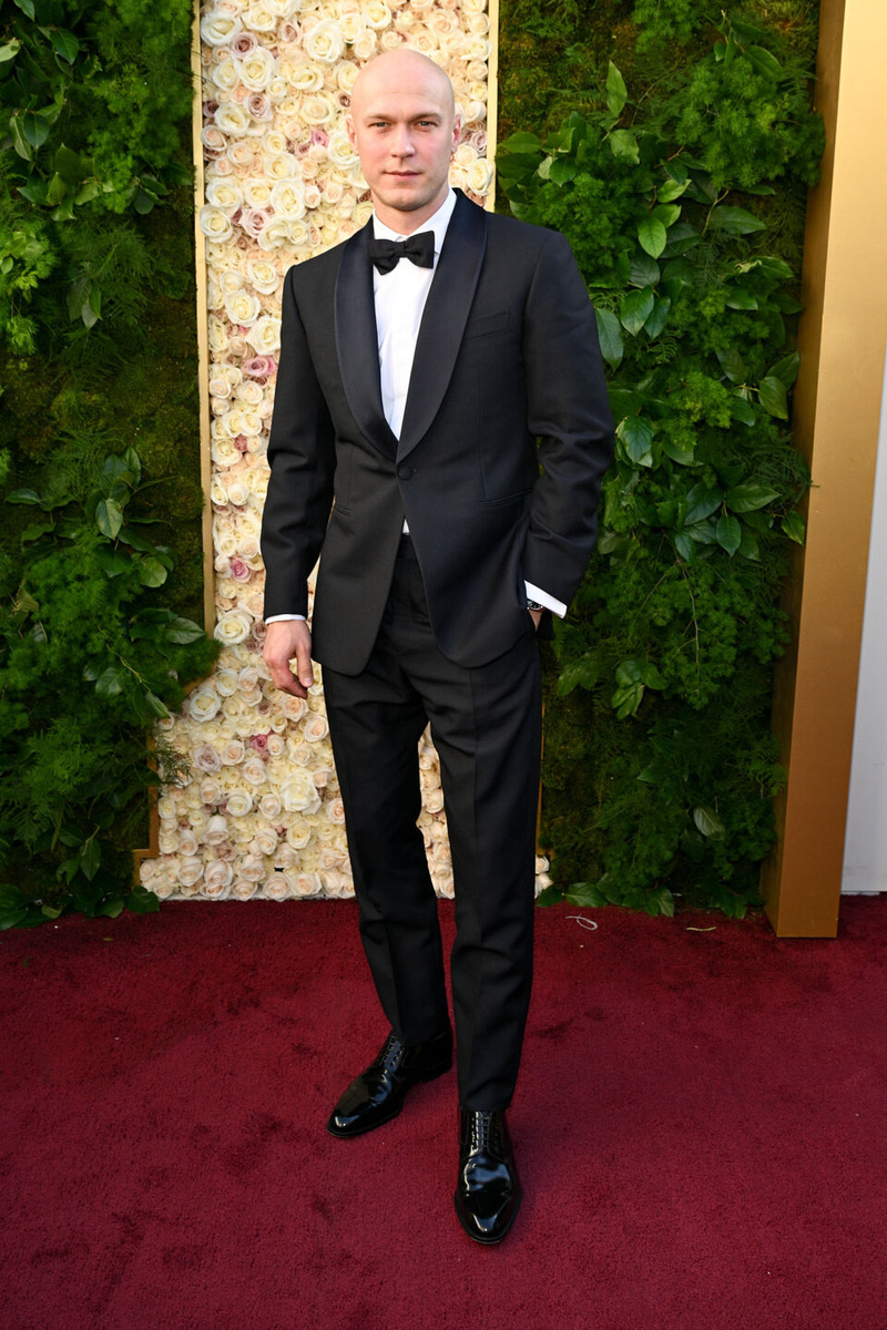    Номинант в категории «Лучший актер второго плана» за роль в «Аноре» уступил награду Кирану Калкину («Настоящая боль»). На Борисове — костюм Berluti.